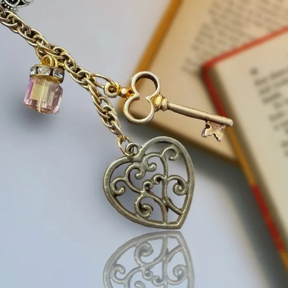 New Artisan Bookmark with Hearts and Key with AB Faceted Beads - Picture 3 of 5